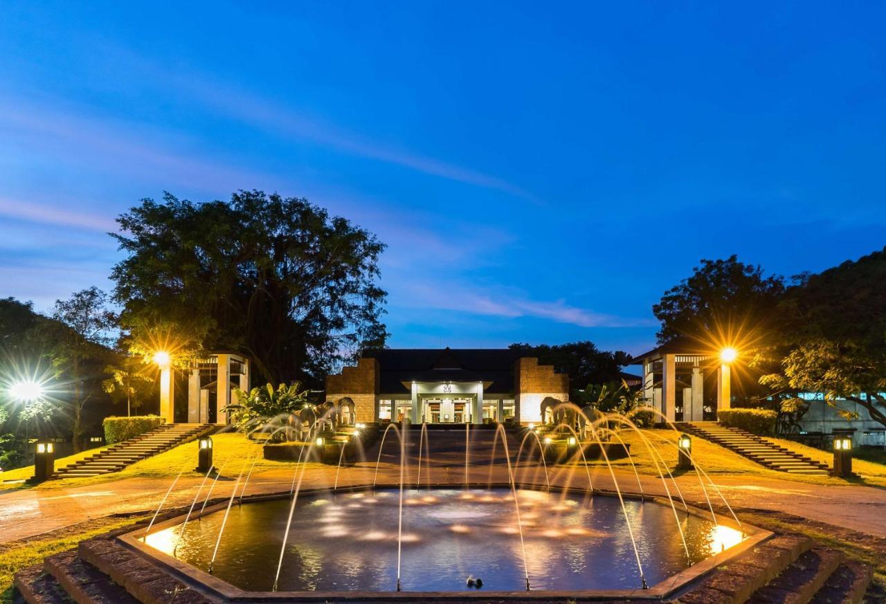 Tawa Ravadee Resort Prachinburi, A Member Of Worldhotels Distinctive Si Maha Phot Екстериор снимка