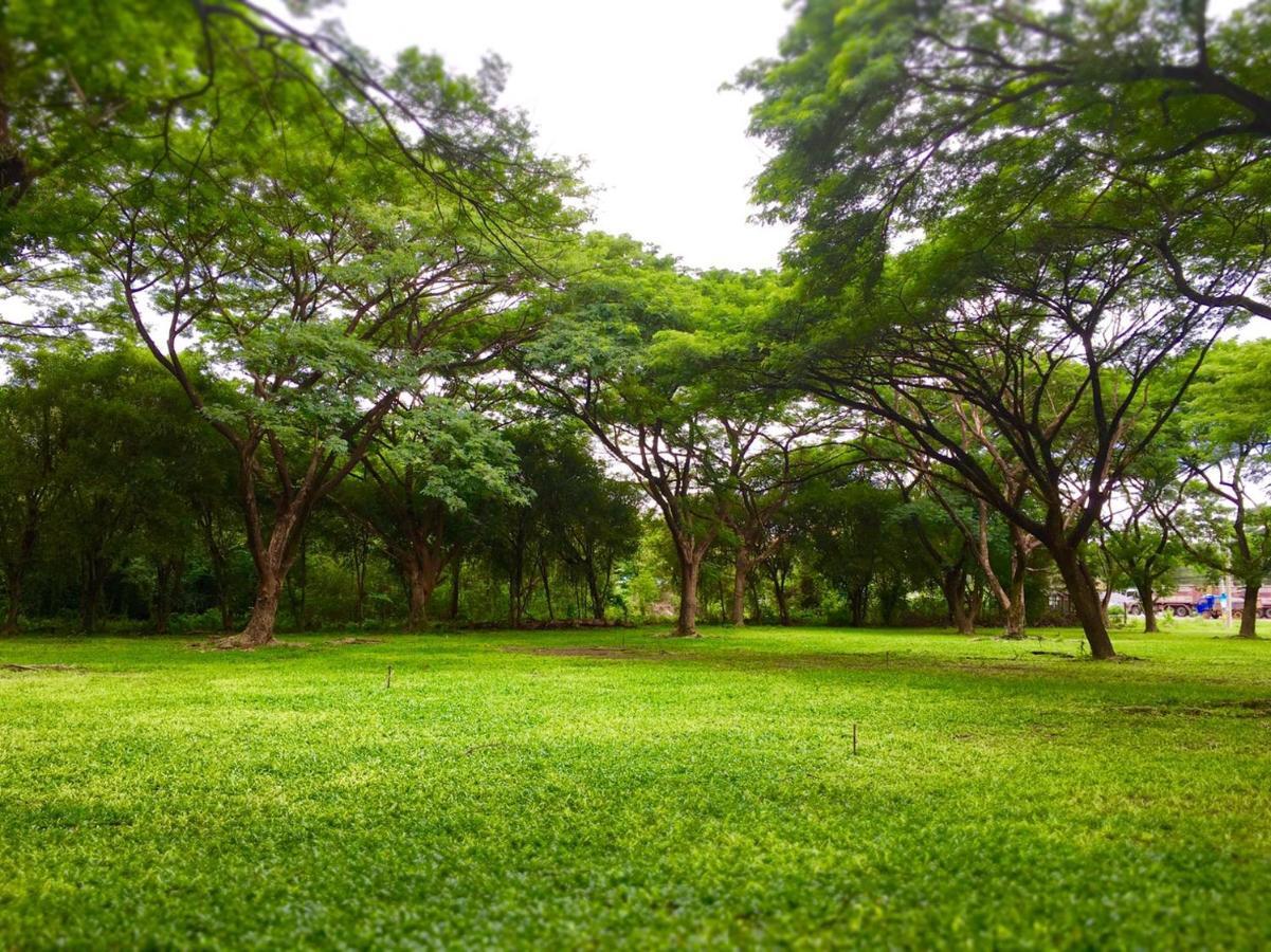 Tawa Ravadee Resort Prachinburi, A Member Of Worldhotels Distinctive Si Maha Phot Екстериор снимка