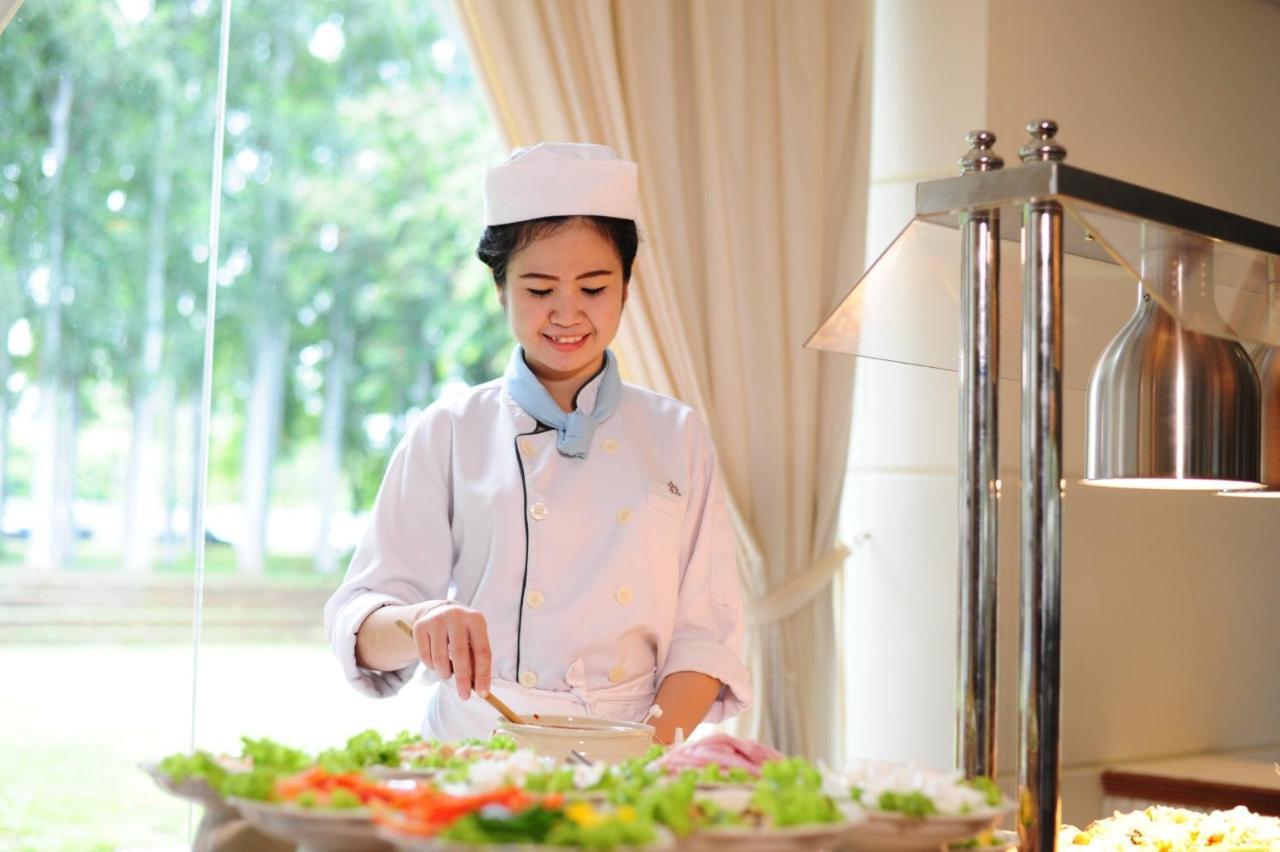 Tawa Ravadee Resort Prachinburi, A Member Of Worldhotels Distinctive Si Maha Phot Екстериор снимка